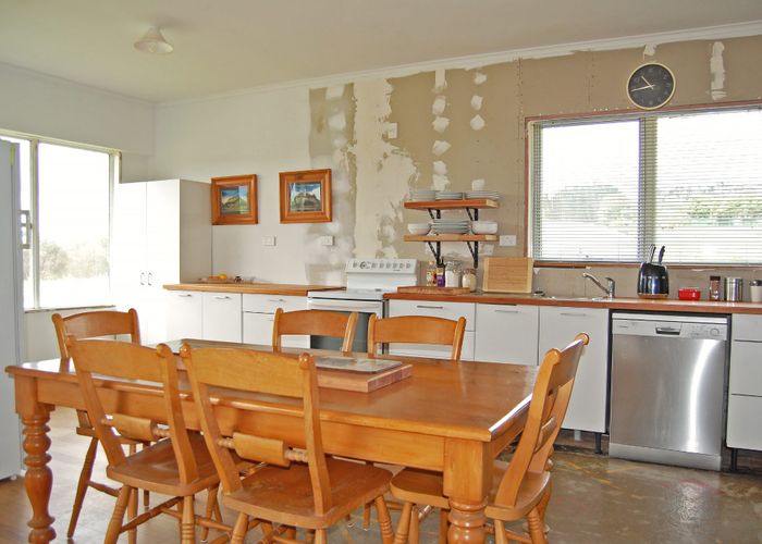 For sale 17 Ranganui Road, Kaiwaka, Kaipara, Northland homes.co.nz