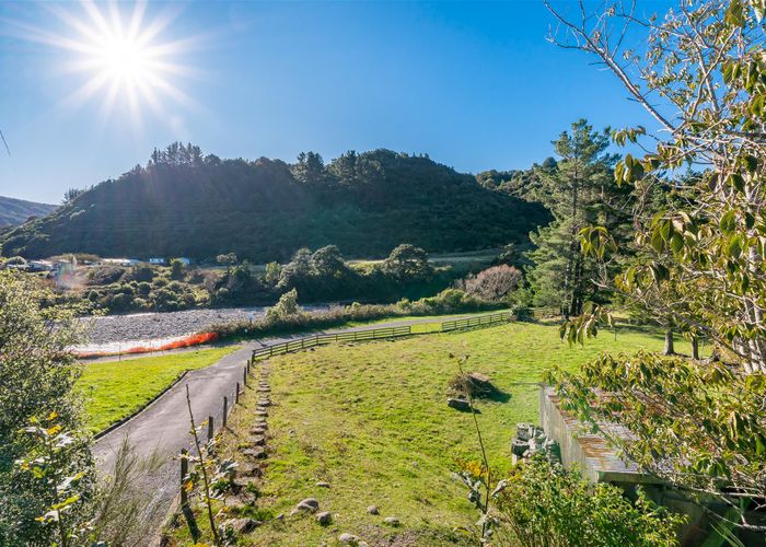 Free property data for 93 Gemstone Drive, Birchville, Upper Hutt