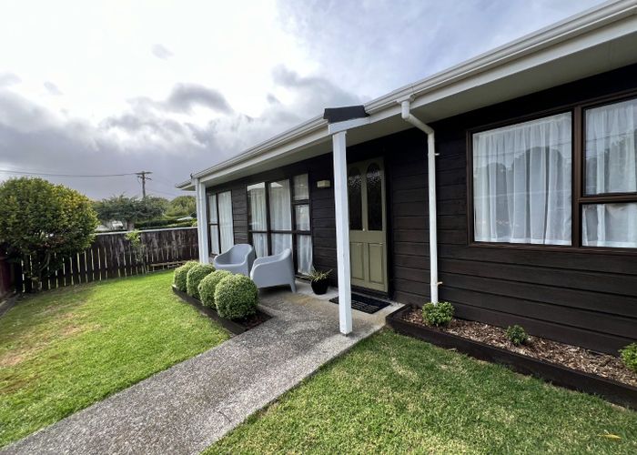 For rent 20 Hurley Road, Paraparaumu Beach, Kapiti Coast, Wellington homes.co.nz