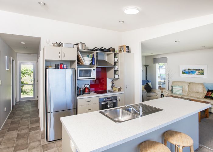 Free property data for 171 Beach Road, Tokomaru Bay homes.co.nz