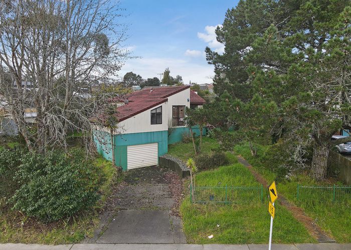 Free property data for 4 West Harbour Drive, West Harbour, Auckland