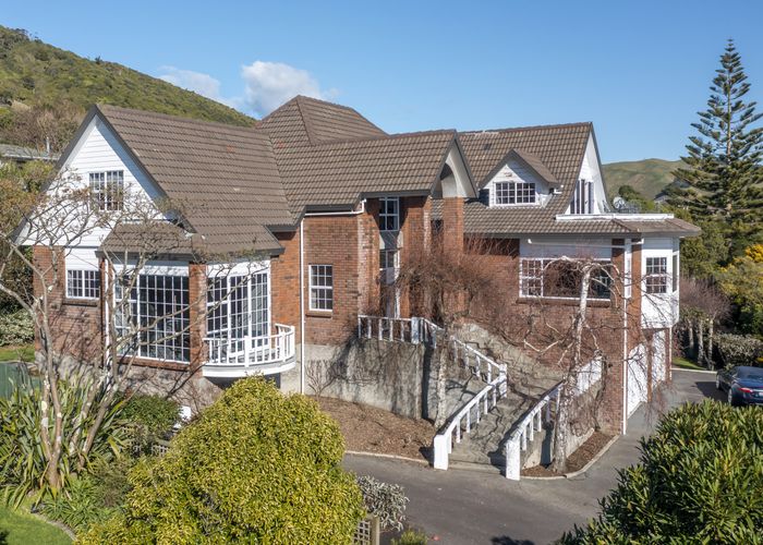 Free property data for 105 Winara Avenue, Waikanae homes.co.nz