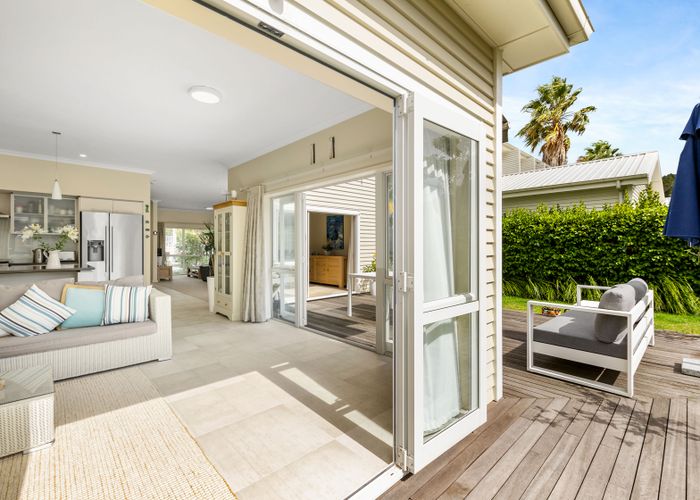 Free property data for 14 Kensington Drive, Orewa homes.co.nz