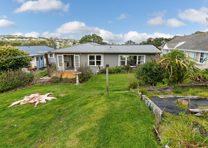 Recently sold 16 Stewart Drive, Newlands, Wellington homes.co.nz
