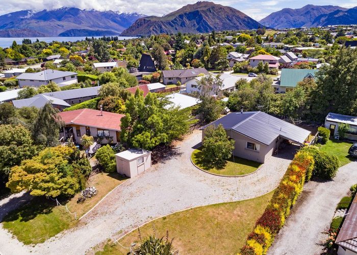Free property data for 104 Aubrey Road, Wanaka homes.co.nz