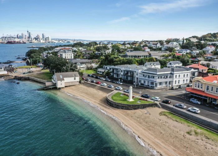 For sale 4/29 King Edward Parade, Devonport, North Shore City