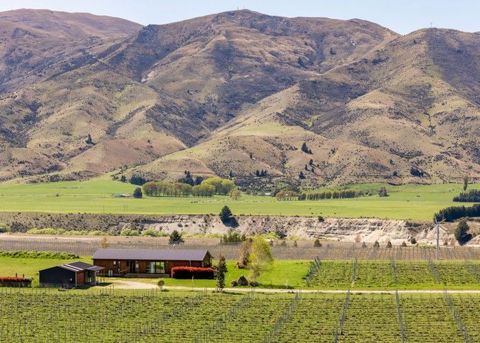 For sale 90 Willowbank Road, Queensberry, Wanaka, Otago homes.co.nz