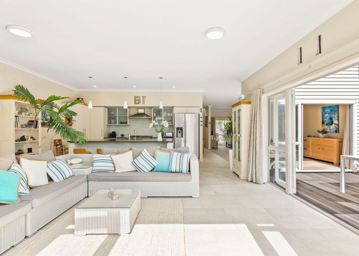 Free property data for 14 Kensington Drive, Orewa homes.co.nz