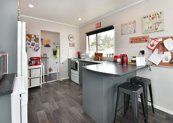 Free property data for 19 Parakai Avenue, Parakai, Helensville homes