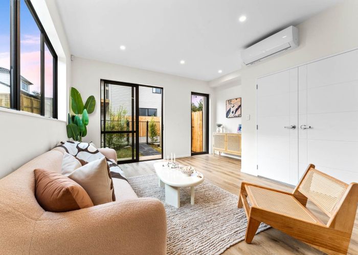 For sale 16E Sheridan Drive, New Lynn, Waitakere City, Auckland