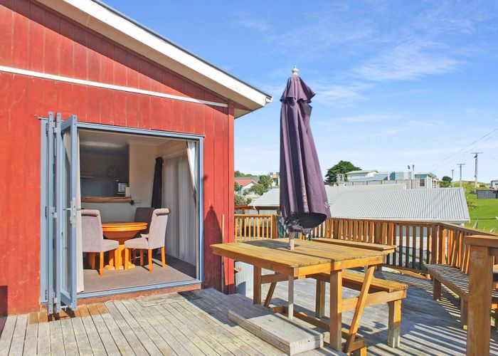 For sale 4 Trafalgar Street, Foxton Beach, Horowhenua, Manawatu