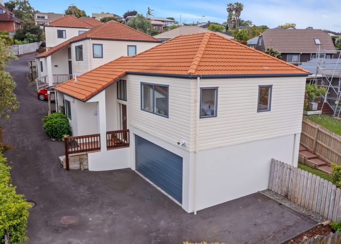 For sale 4/8 Kells Place, Botany Downs, Manukau City, Auckland