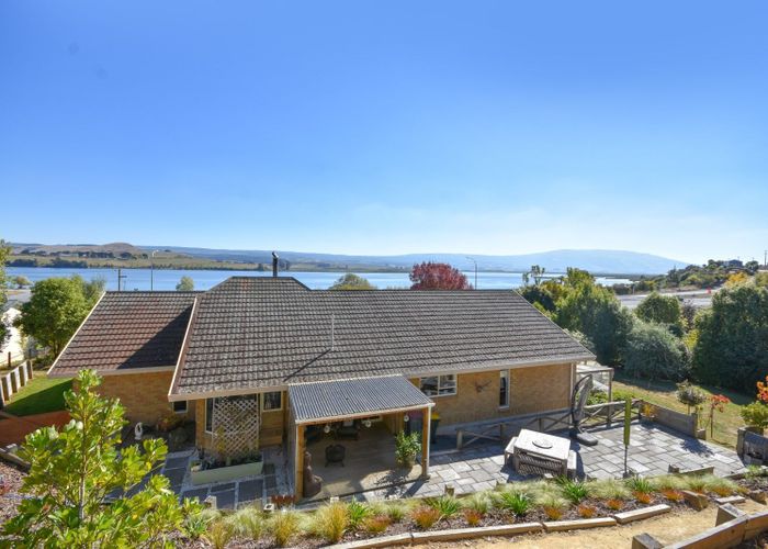 Free property data for 76 Greenwich Street, Waihola homes.co.nz