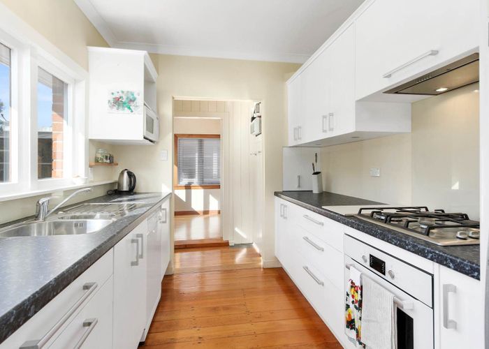 For rent 5 Westmere Park Avenue, Westmere, Auckland City, Auckland