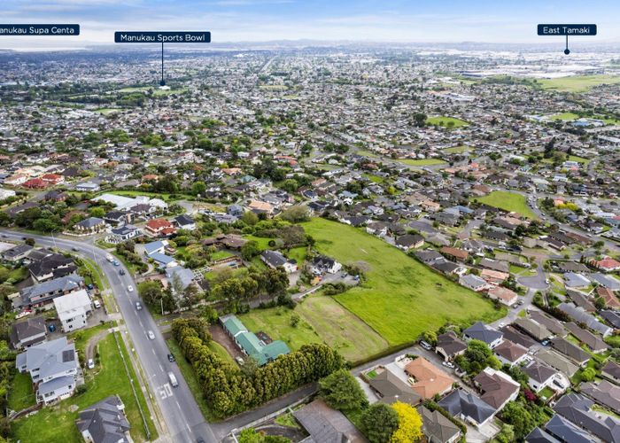 For sale 126 Redoubt Road, Goodwood Heights, Manukau City, Auckland