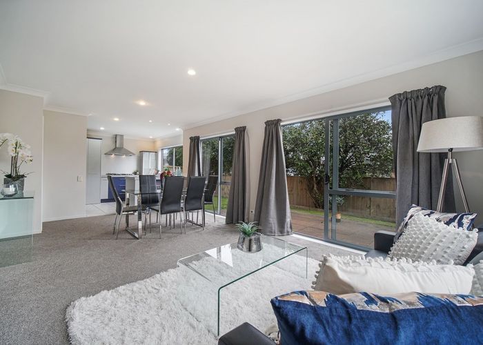 Free property data for 4 Coachman Drive, Flat Bush, Auckland homes.co.nz