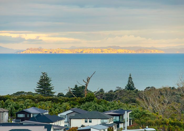 For sale 17 Pakirikiri Street, Long Bay, North Shore City, Auckland