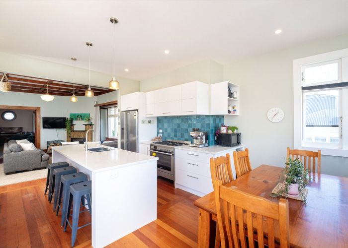 For sale 42 Simla Terrace, Hospital Hill, Napier, Hawke's Bay homes