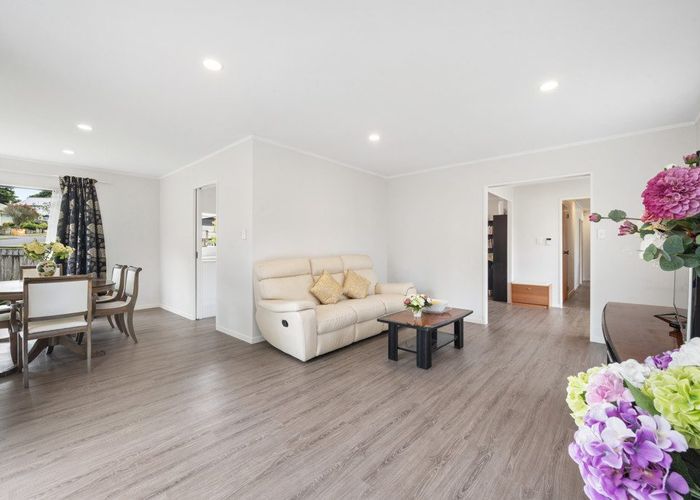 For sale 14 Hakea Place, Totara Heights, Manukau City, Auckland