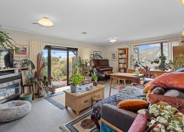 For sale 10 Stedley Place, Heathcote, Christchurch City, Canterbury