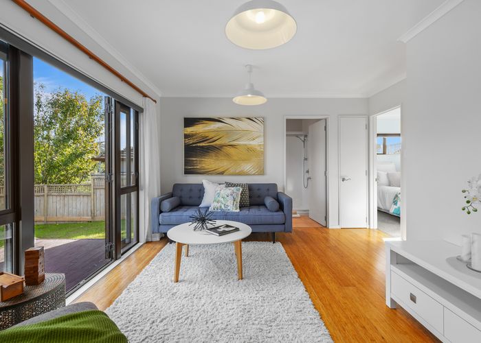 Free property data for 4 Maryann Place, Greenhithe, Auckland homes.co.nz