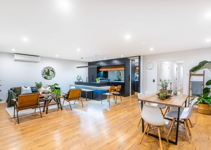 Free property data for 76 Tennis Court Road, Raumati South, Paraparaumu