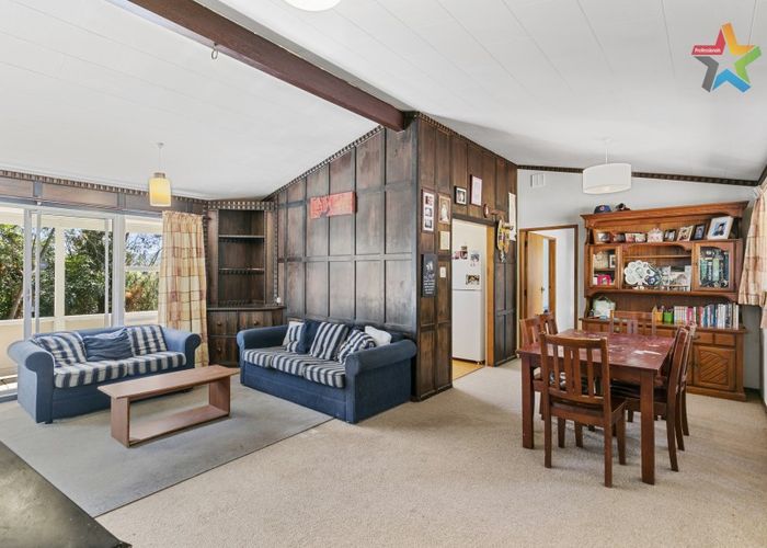 Free property data for 52 August Street, Stokes Valley, Lower Hutt