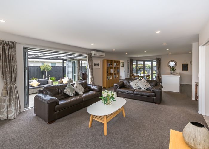 Free property data for 14 Bayliss Drive, Kaiapoi homes.co.nz