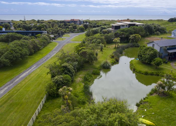 Free property data for 106 Paetawa Road, Peka Peka homes.co.nz