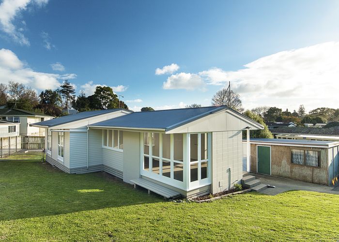Free property data for 1 Tawa Place, Waiuku homes.co.nz