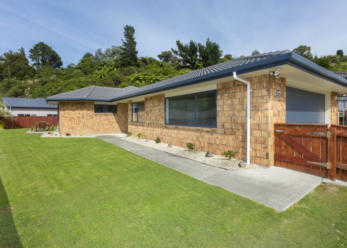 Free property data for 44 King Charles Drive, Kingsley Heights, Upper