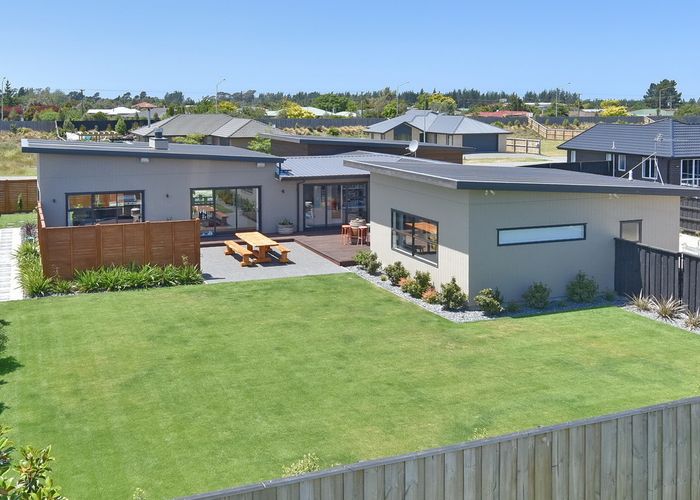 Free property data for 40 Willowside Place, Amberley, Amberley homes