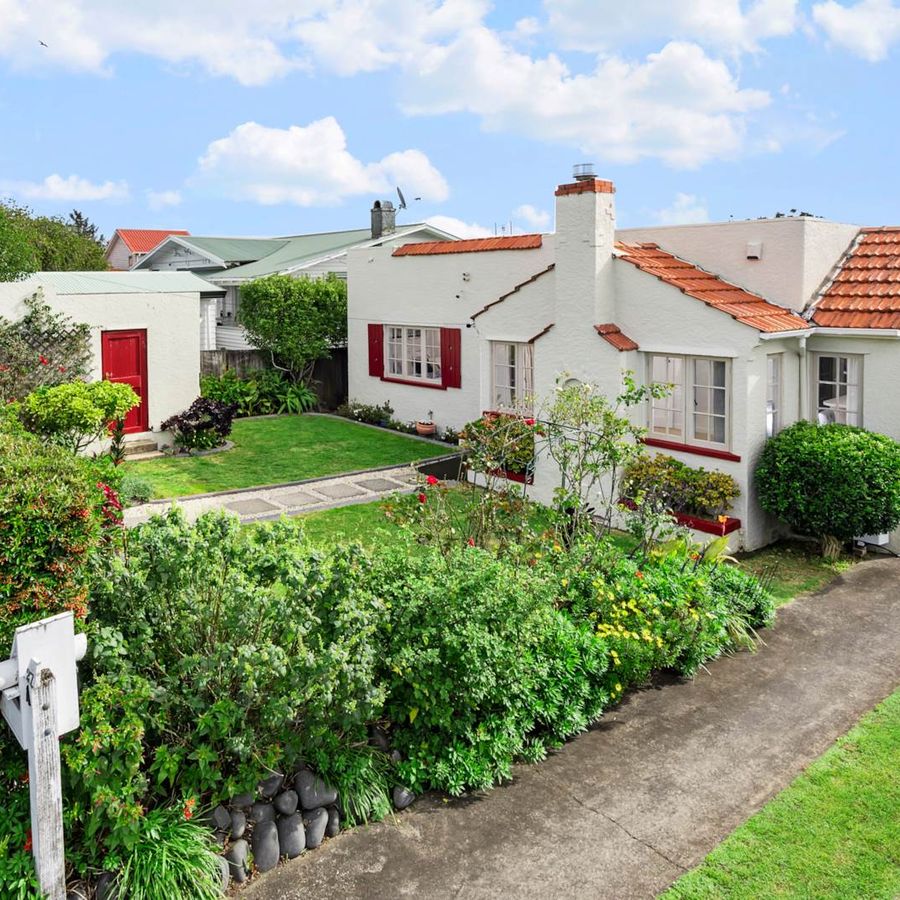 Recently sold 27 Mount Roskill Road, Mount Roskill, Auckland homes