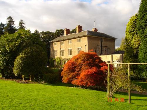 Woodborough Hall in Nottingham, Nottinghamshire, NG14 6EF Book Rooms