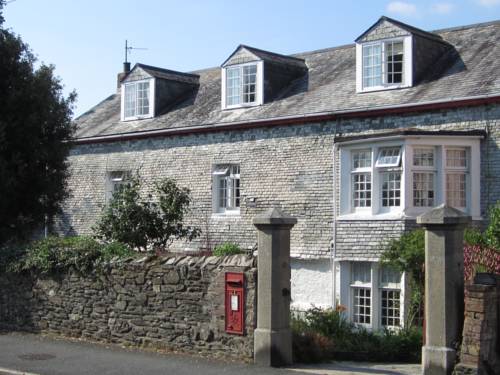 Hotels near Falmouth University