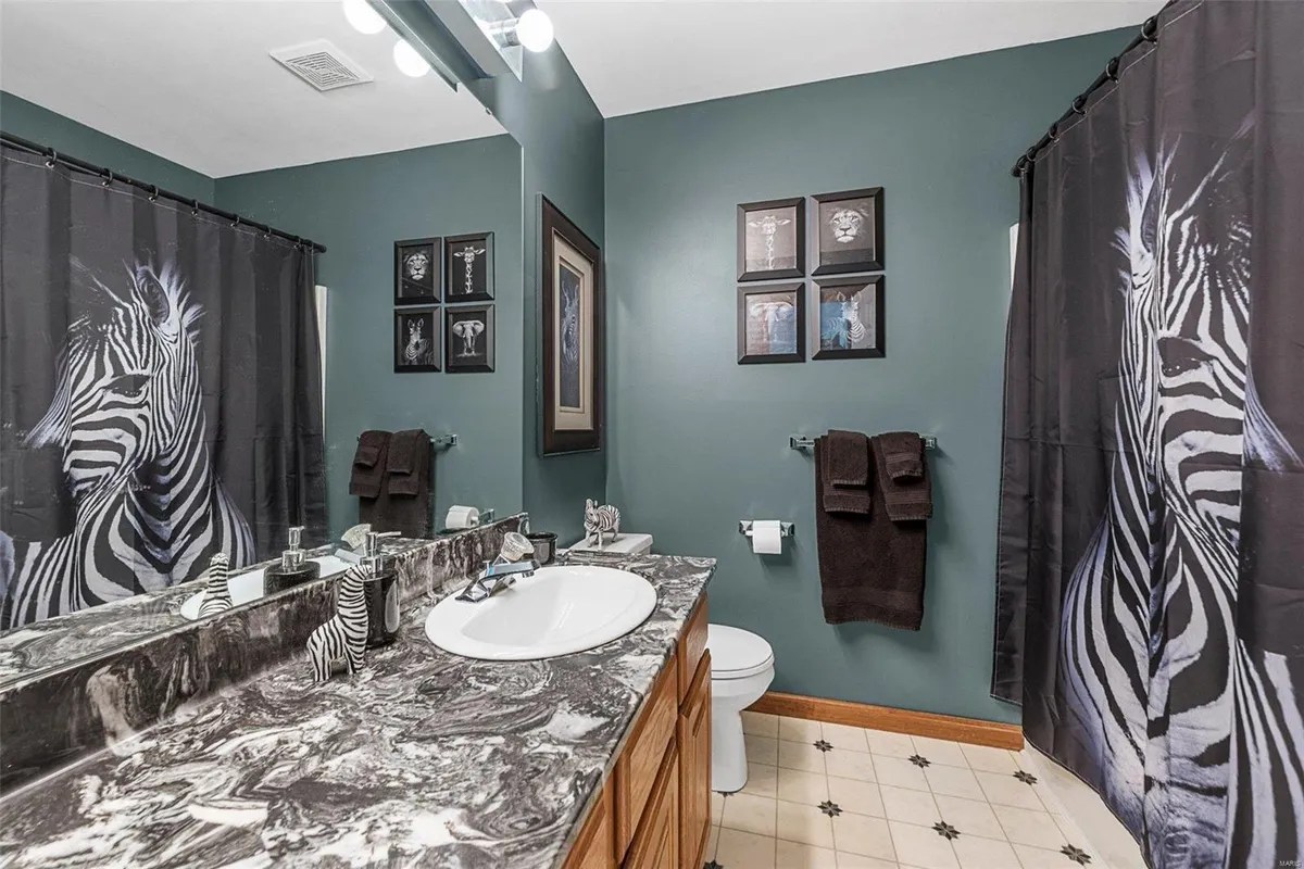 38520 Pin Oak Church, Truxton, Missouri