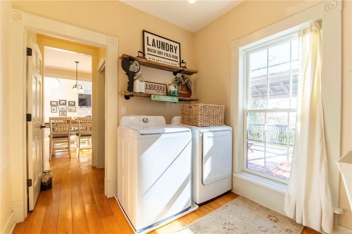 1825 Brownsmill, Elsberry, Missouri