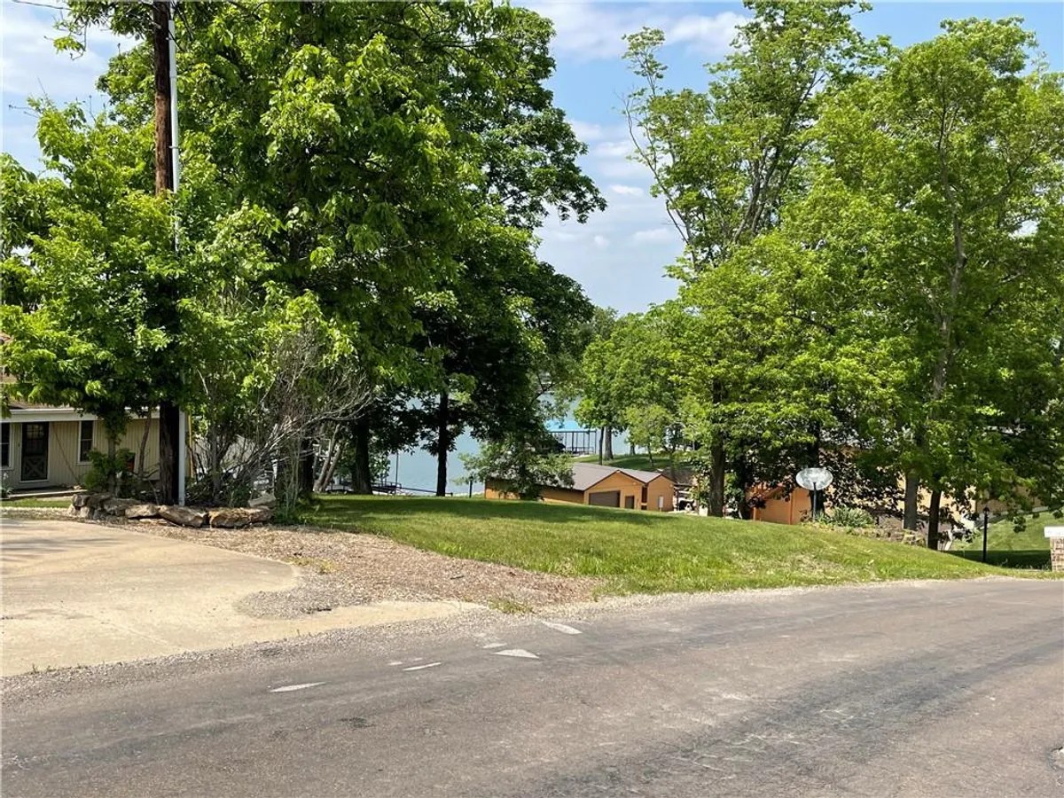 Lot 1196 Lake Viking, Gallatin, Missouri