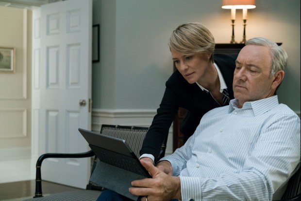 House Of Cards Season 6 Ending Explained Showrunners Reveal How