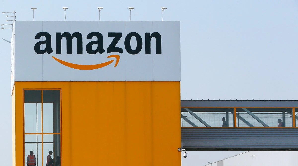 Indian mobile retailers call for Amazon probe, cap on online smartphone