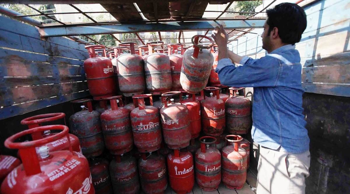 Toll in Dharavi gas cylinder leak reaches five, accused booked for