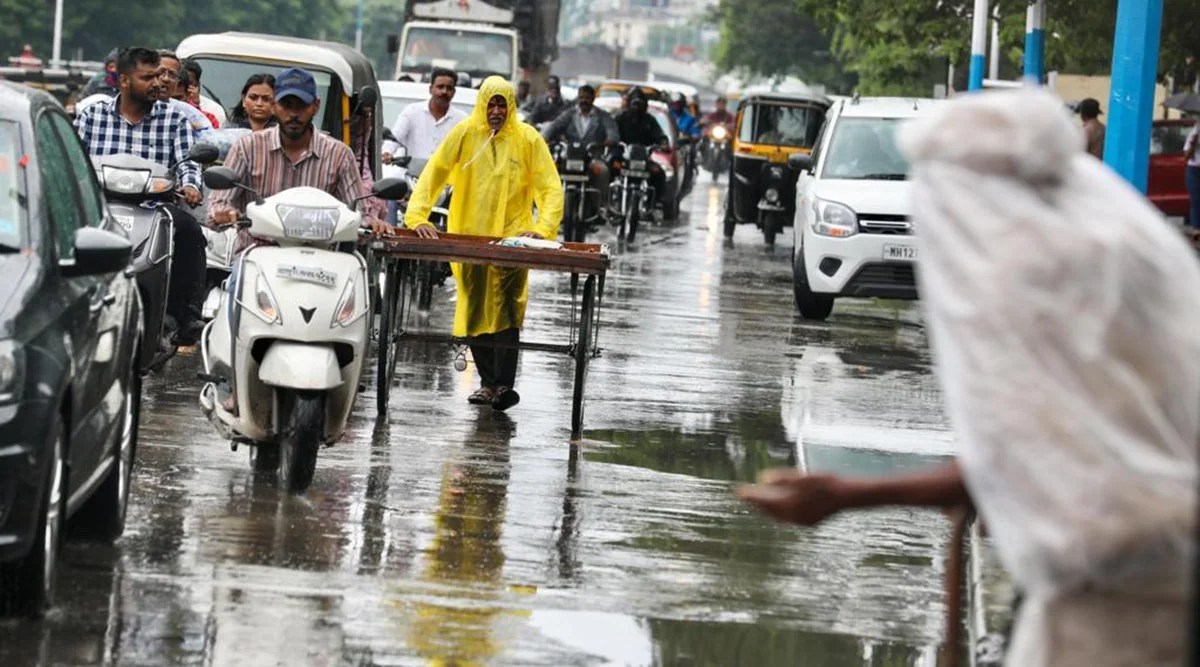 Ponds on Pune roads Monsoon just days old, complaints of waterlogging