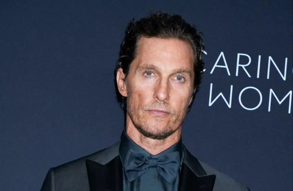 Matthew McConaughey reflects on losing his father in…