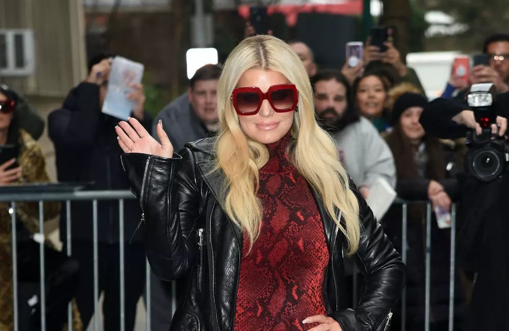 Jessica Simpson opts for 'new and youthful' hair colour