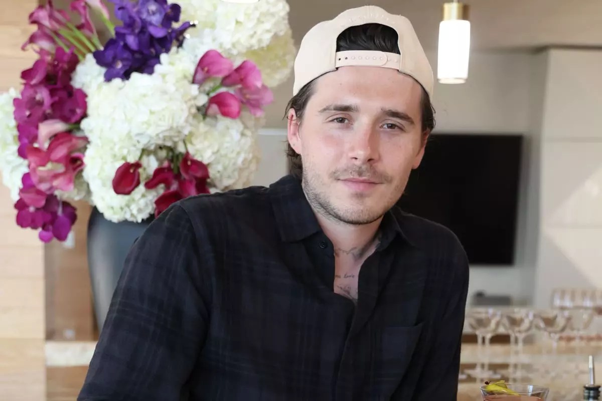 Brooklyn Beckham 'tells parents David and Victoria to…
