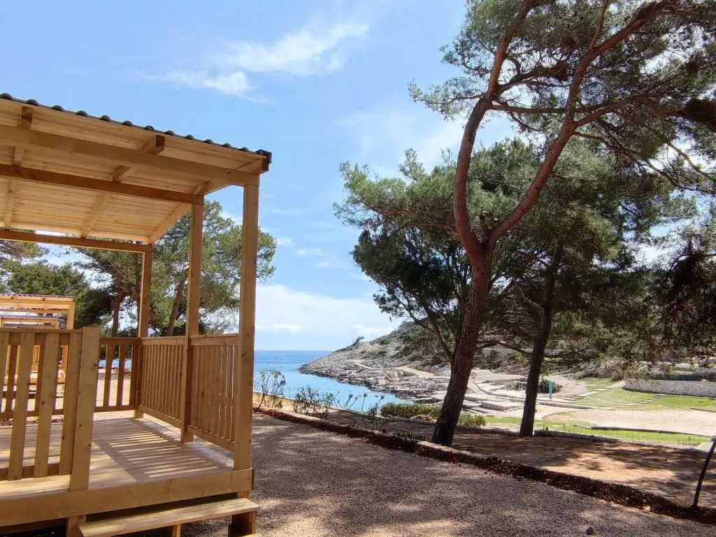 Holiday House Camping Village Poljana in Losinj / Mali Losinj HR3600