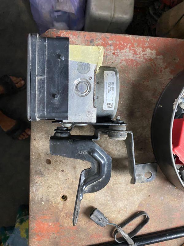 Блок ABS Ford Fiesta mk7 USA блок тормозов АБС купити недорого б/в на