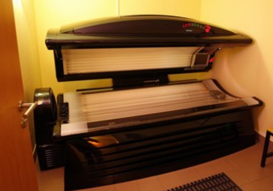 Tanning beds linked to nonmelanoma skin cancer Health & Science