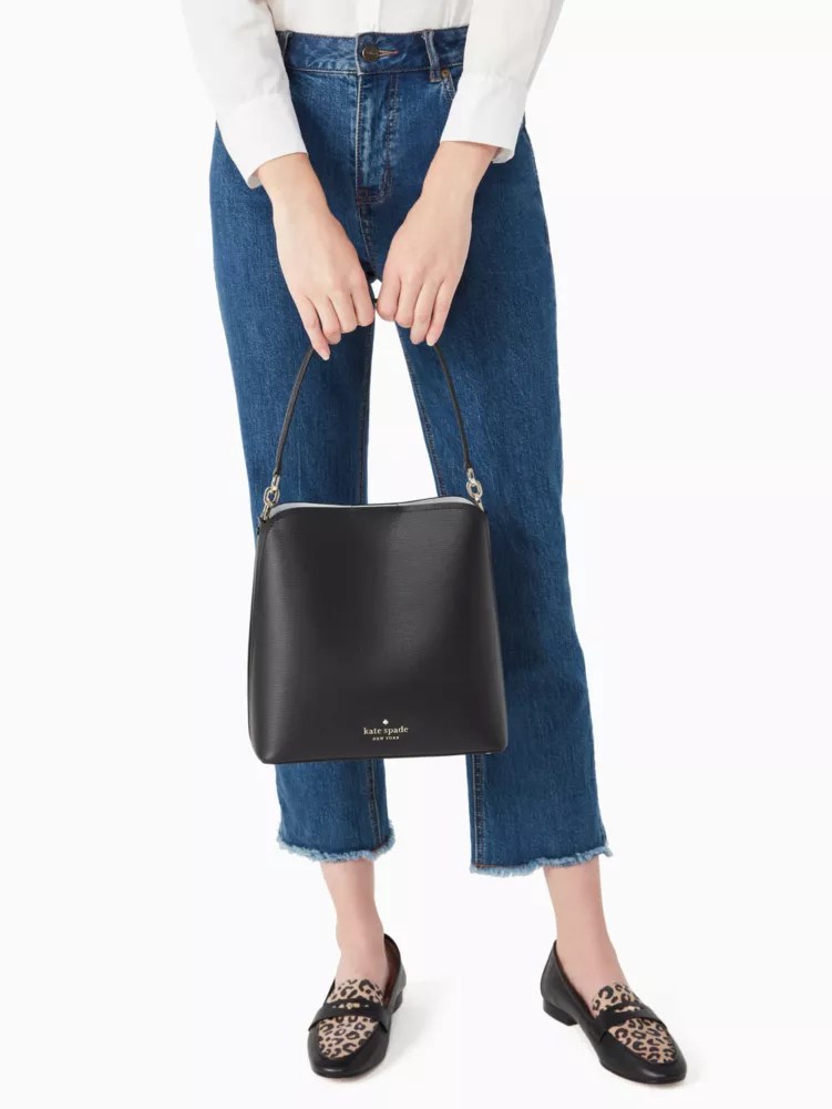 Arriba 53+ imagen kate spade large darcy bucket Thptnganamst.edu.vn