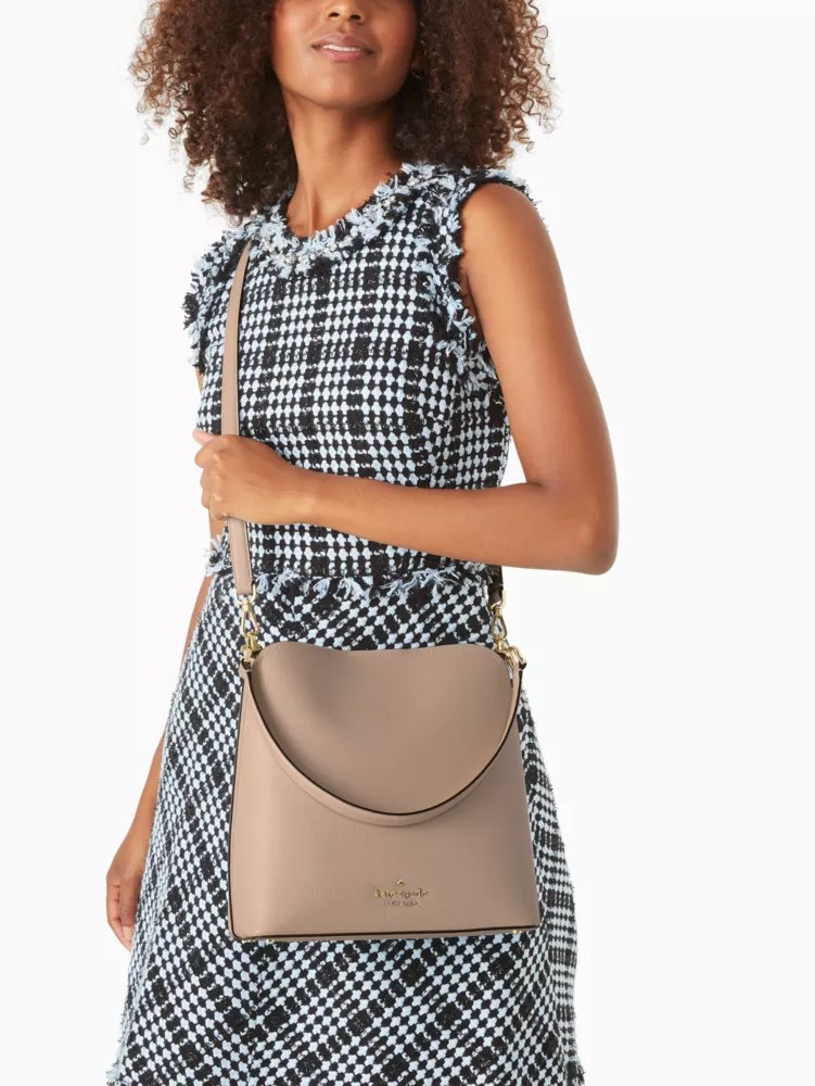 Arriba 31+ imagen kate spade large darcy bucket bag Thptnganamst.edu.vn